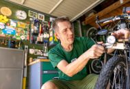 Andreas Beneke in seiner Werkstatt