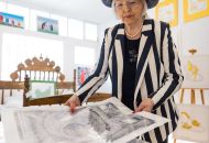 Elke Zolnir in Ihrem Atelier „Perle“